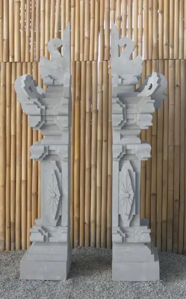 Product image 9 of the product “Balinese Gate, casted with Paras Stone. 2 Elements right and left. Total Height of 150cm. Mulitparted. ”